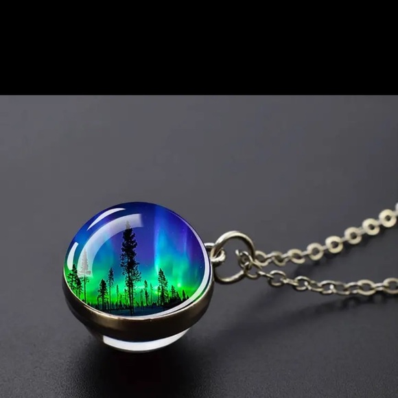Aurora Borealis Northern lights pendant necklace - Picture 1 of 4